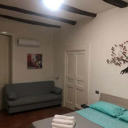 Macalelu House *